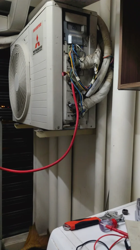 Máy lạnh tốn điện bất thường